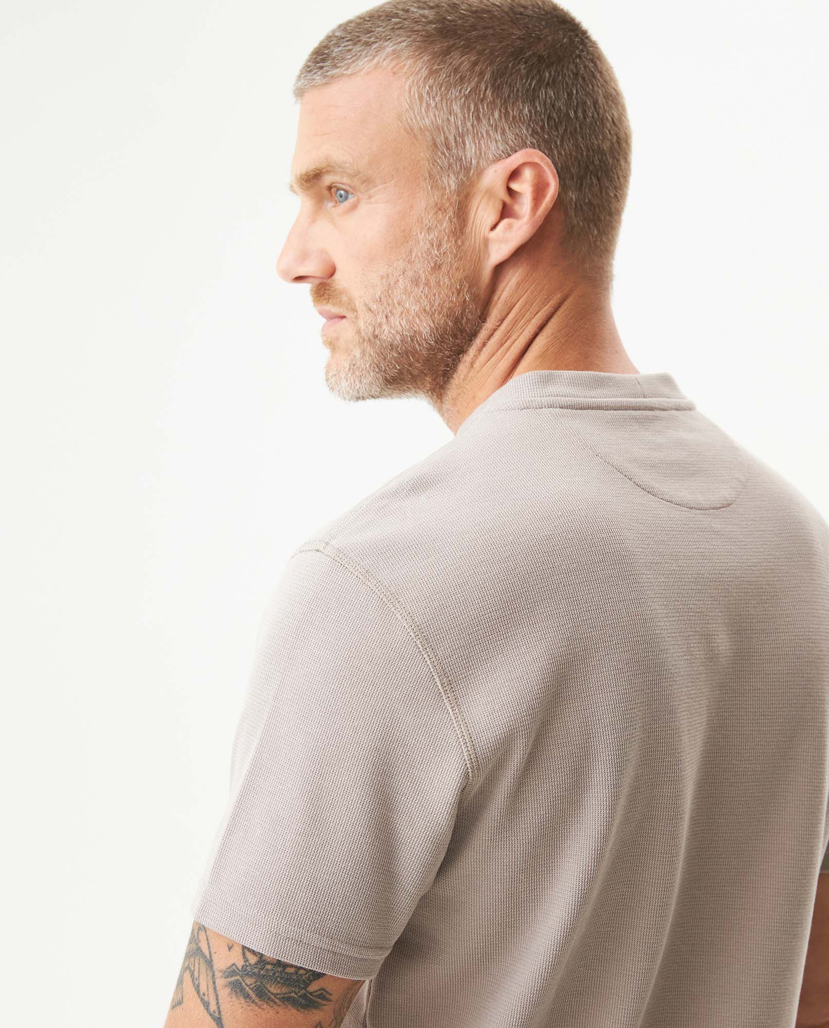 Men's Textured Slim Fit T-shirt in Cotton-Polyester Blend, Dockside - 6